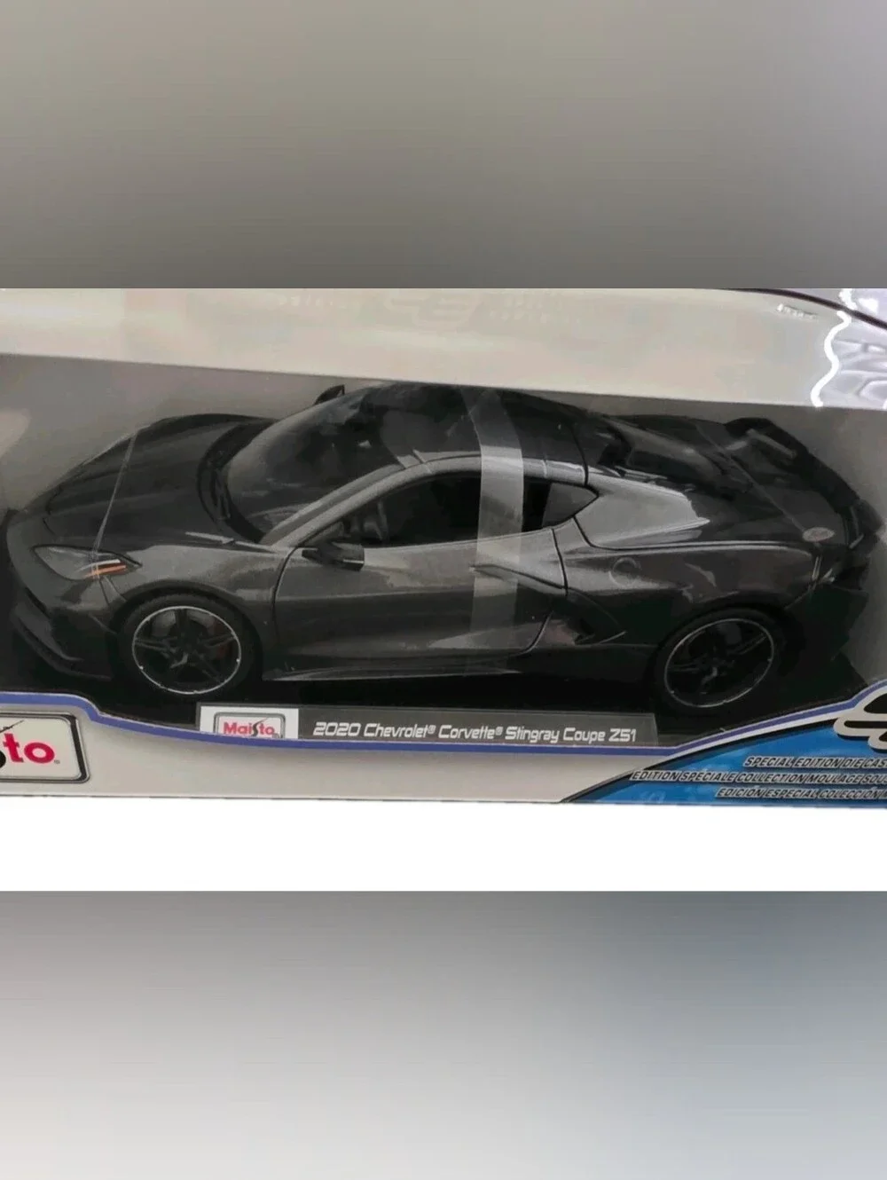 2020 Chevrolet Corvette Stingray Coupe Z51   GRAY Maisto 1:18 Diecast Car NEW